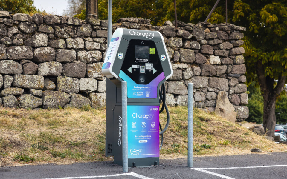 Borne de recharge accélérée